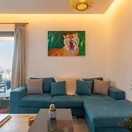 Eagles Nest- 2br Stylish, Free Park, Netflix Apartament