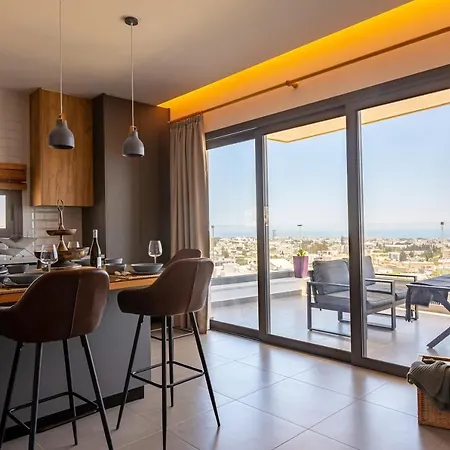 Eagles Nest- 2br Stylish, Free Park, Netflix * Limassol